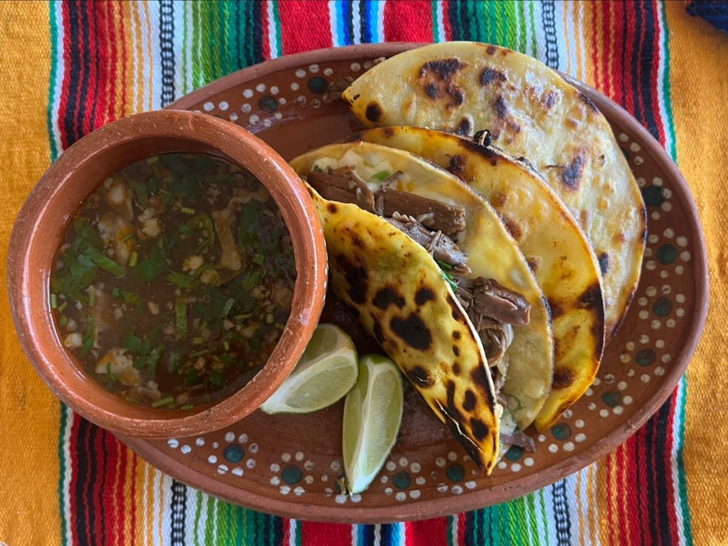 Tres Cazuelas Taqueria