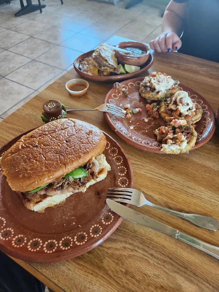 Torta Y Sopes